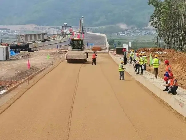 鸡东路基工程